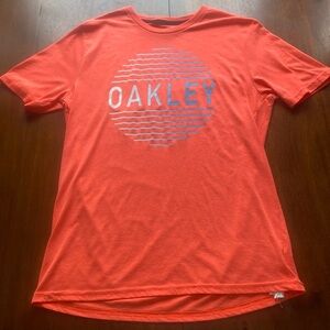 Oakley Short Sleeve T-Shirt Size L